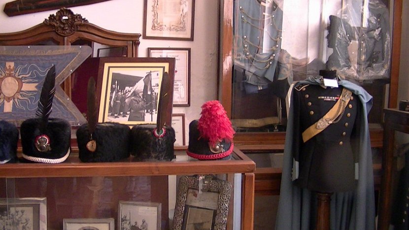 2° raduno a Salerno dal 28 al 29 settembre 2012 - foto...042 -visitiamo  il Museo della Caserma